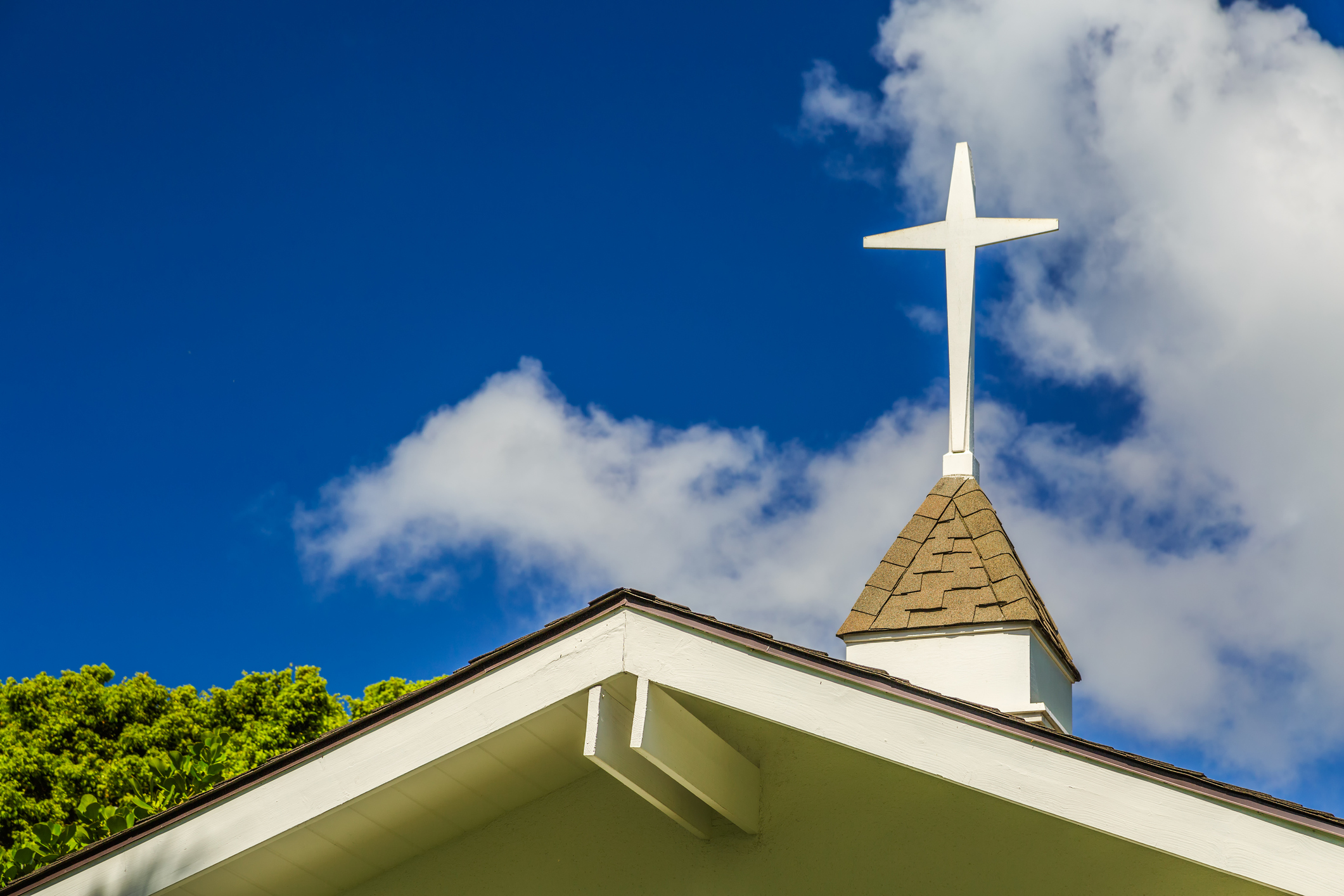 How do local churches help during an emergency in Sacramento