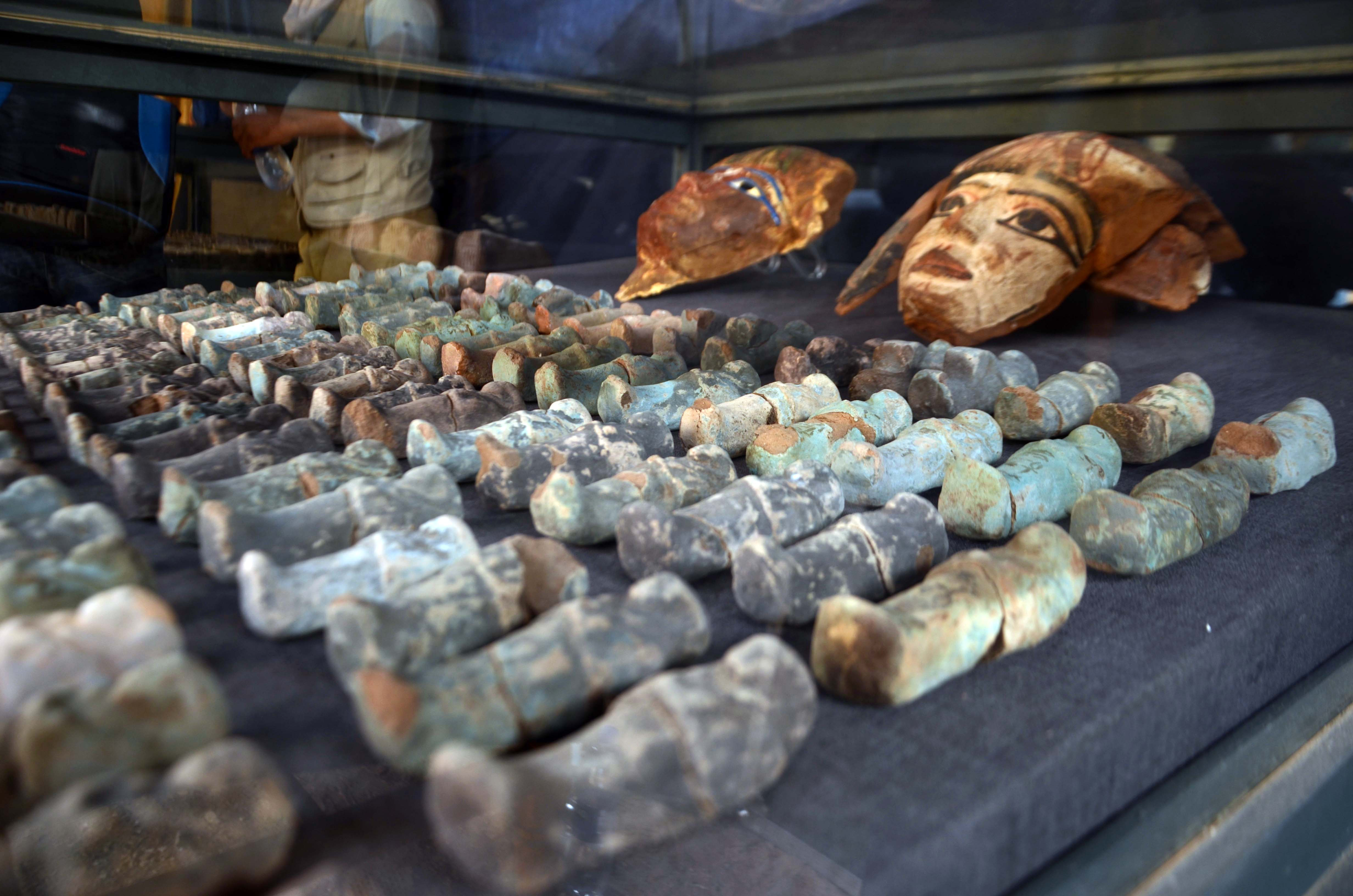 Archaeologists discover 3,500-year-old tombs in Egypt's Luxor ...